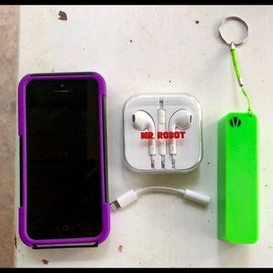 iPhone 5 32gb. AT&T Service. Good Shape!